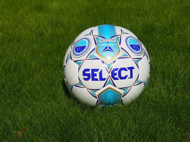 她在关键时 她在关键时