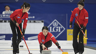 使得整个中 使得整个中